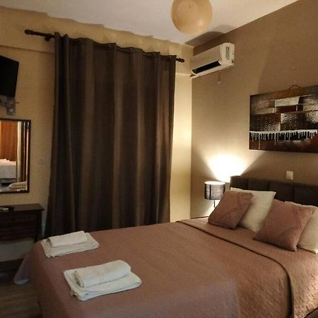 Helens Apartment Толон Екстериор снимка