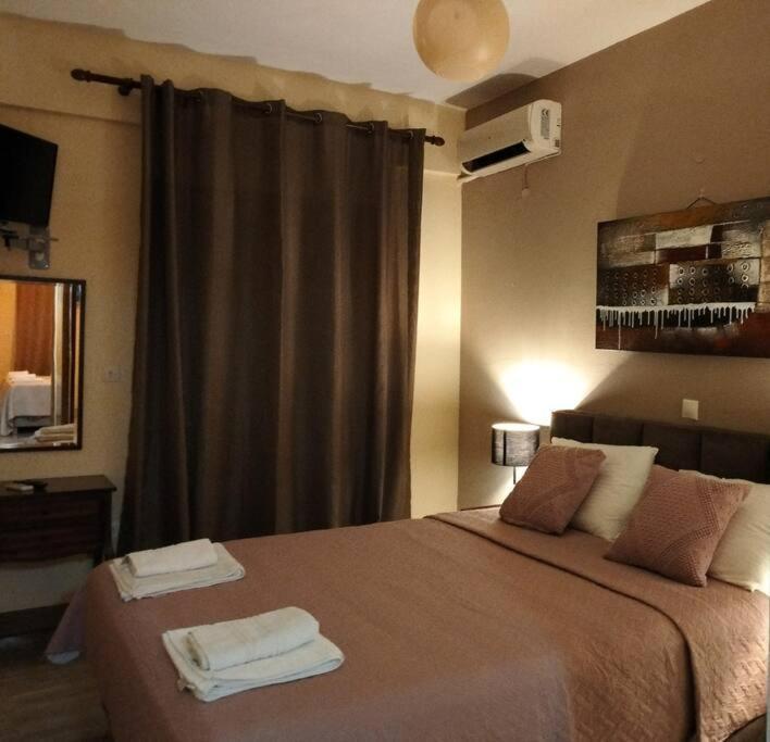 Helens Apartment Толон Екстериор снимка