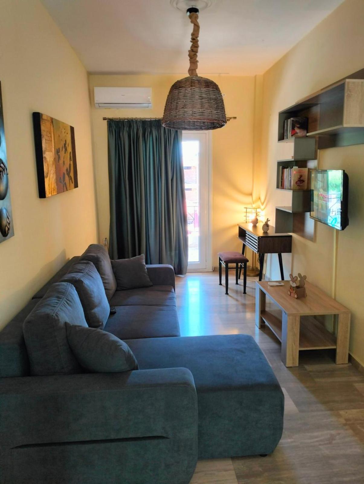 Helens Apartment Толон Екстериор снимка